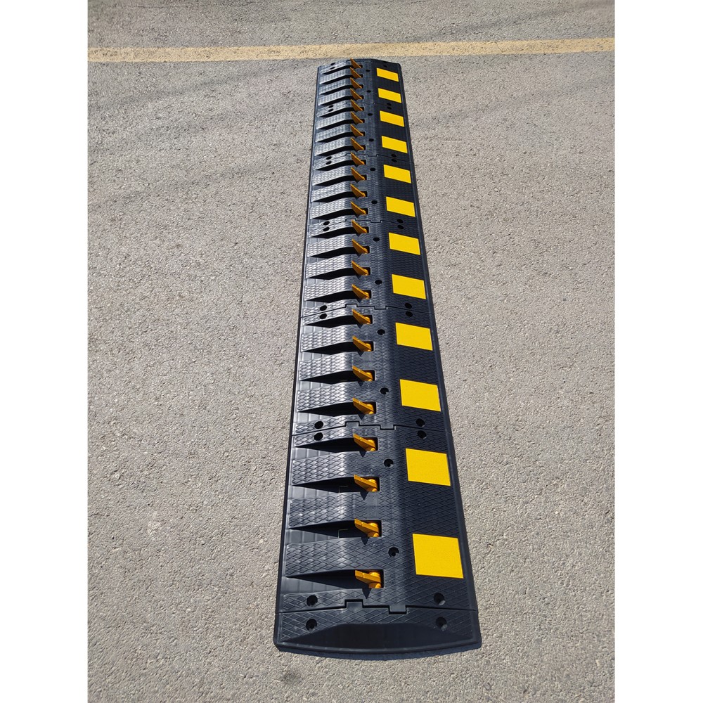 Closed Speed Bump Car Park Speed Bump Gate Vehicle Road Speed Bump Gate 9.5 Meters