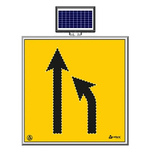 Daralan Yol Levhası Anlamı Güneş Enerjili Sağdan Sola Daralan Kaplama